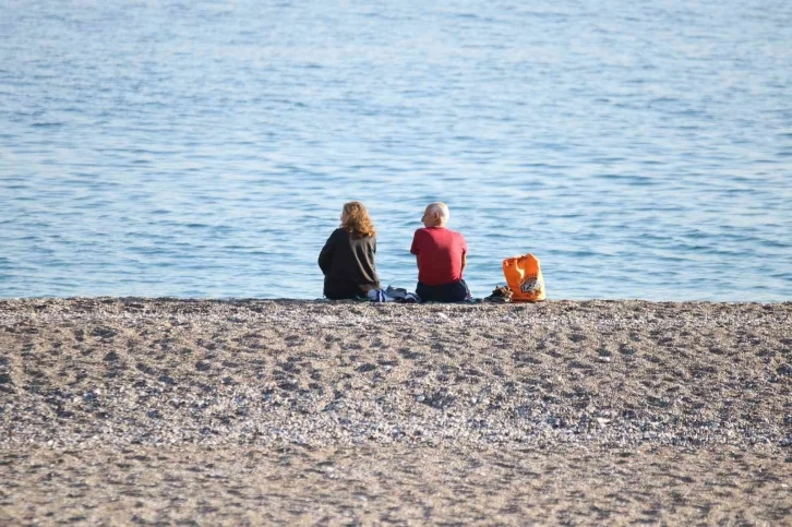 Antalya’da Aralık ayı sonunda deniz keyfi
