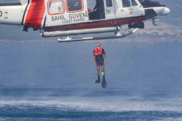 Antalya’da Sahil Güvenlik Komutanlığı ekiplerinden nefes kesen kurtarma tatbikatı
