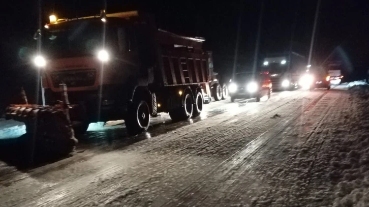 Antalya-Konya karayolu trafiğe kapatıldı
