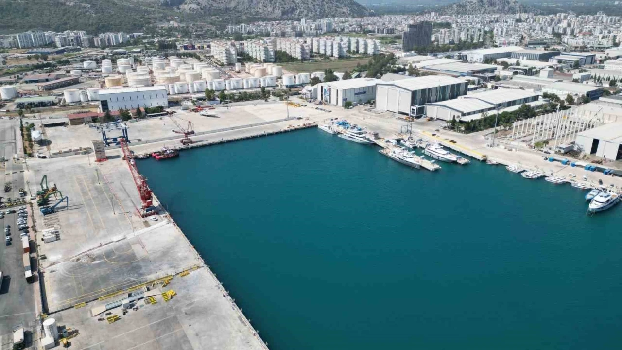 Antalya Serbest Bölge’nin yıllık ticaret hacmi ortalama 1,1 milyar dolara ulaştı
