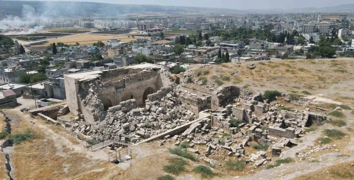 Araban tarihi İç Kale Cami onarılmayı bekliyor
