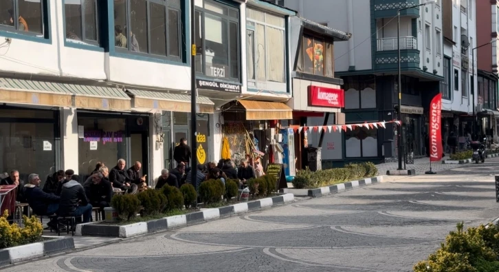 Aralık ayında güneşli havanın tadını çıkardılar
