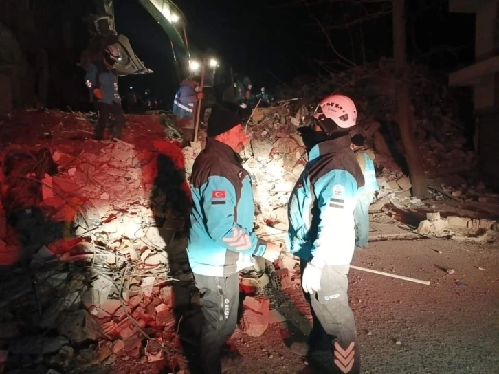 Arama kurtarma çalışmaları sırasında kalp krizi geçirerek hayatını kaybetti
