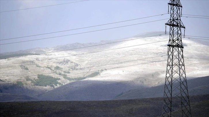 Ardahan'da sağanak ve dolu etkili oldu