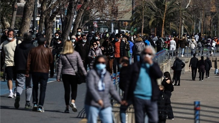 Artan enfeksiyonları engellemek için hijyen, sosyal mesafe ve maske kuralına uyulmalı