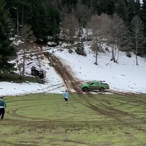 Artvin’de off-road yapan aracın kaza anı kamerada
