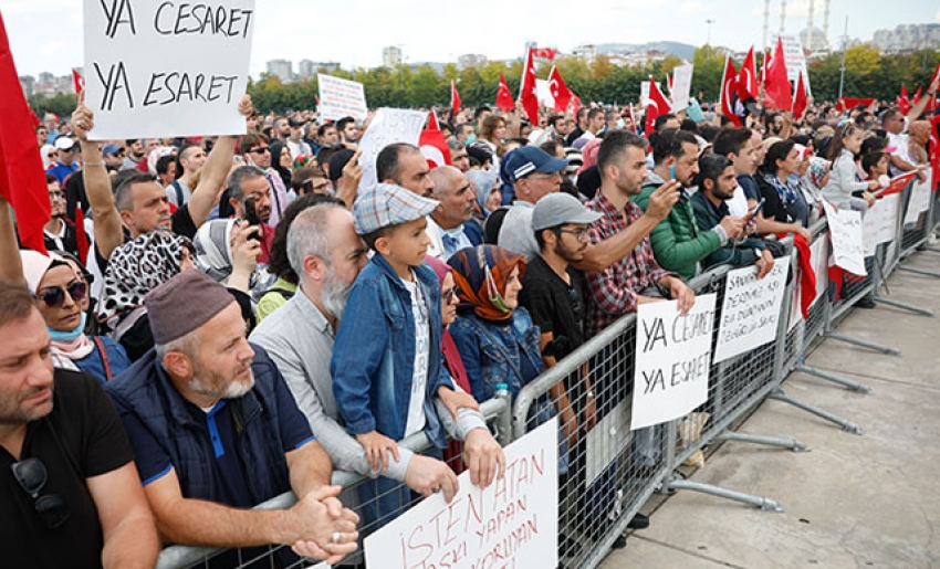 Aşı karşıtlarından Maltepe'de miting