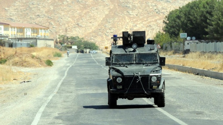  Sur'da 2 PKK'lı öldürüldü, 2 polis yaralı