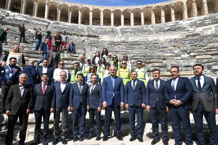 Aspendos geleceğe miras bırakılıyor
