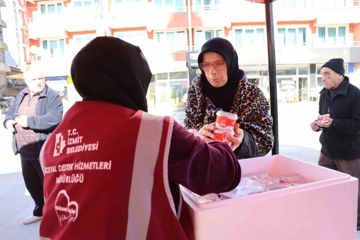 Asrın felaketinde vefat edenler için helva dağıtıldı
