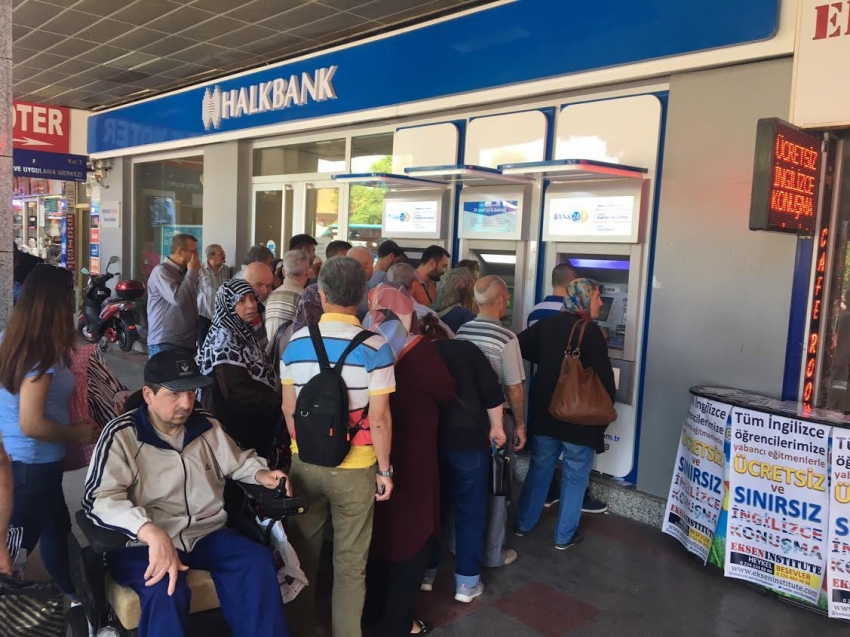 Bursa’da ATM'lerde bayram yoğunluğu