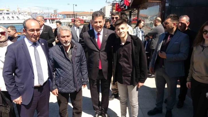 Ata İttifakı Cumhurbaşkanı Adayı Sinan Oğan, Çanakkale’de vatandaşlarla bir araya geldi