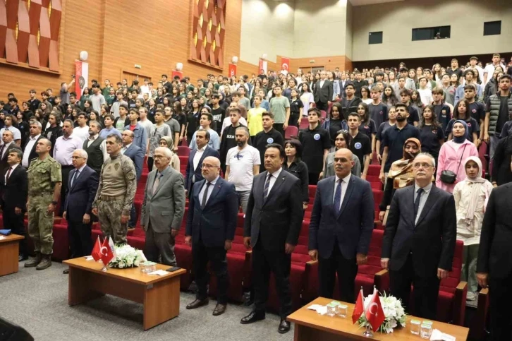 Atanur Aydın’dan öğrencilere: &quot;Siz bizim paydaşımız değil, geleceğimizsiniz ve bizim takım arkadaşımızsınız”
