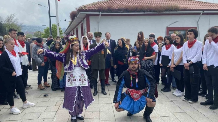 Atatürk’ün Samsun’a ayak basışını canlandırdılar
