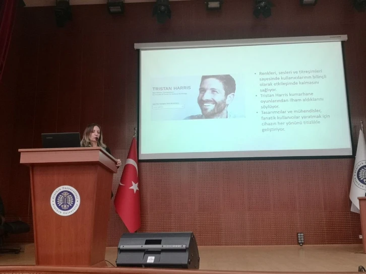 Atatürk Üniversitesi’nde ekran bağımlılığı konferansı
