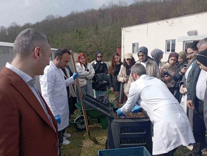 Atıklar gübre oldu, ürün yetiştirildi
