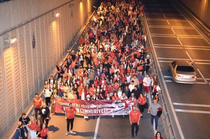 Avcılar’da Cumhuriyet Bayramı konserlerine binlerce vatandaş katıldı