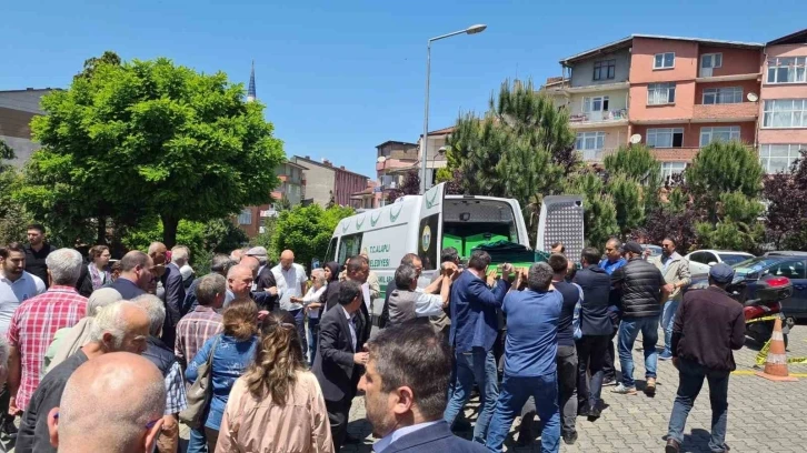 Avukat Fikret Güngör, adliyede düzenlenen cenaze töreniyle ebediyete uğurlandı
