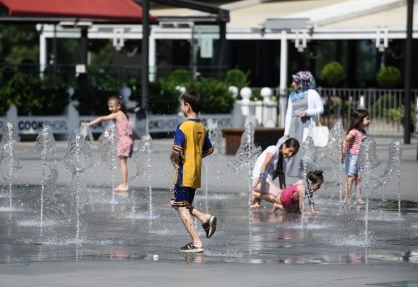 Bursa'da hem serinlediler hem eğlendiler