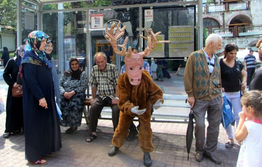 Bursa sokaklarında böyle dolaştı!