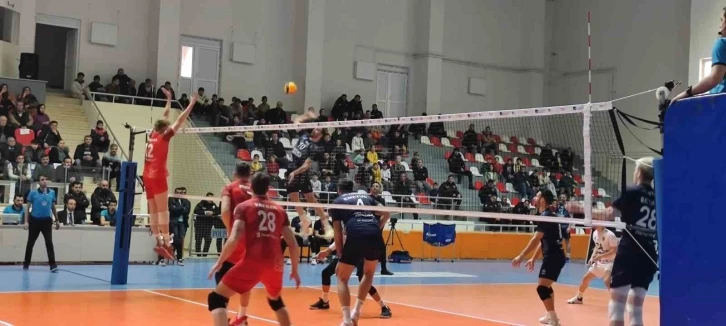 AXA Sigorta Efeler Ligi: TÜRŞAD: 2 - Arkas Spor: 3
