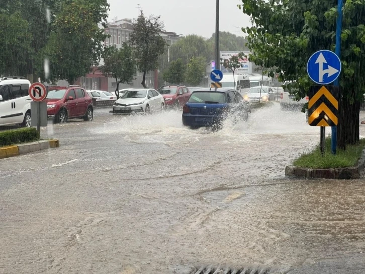 Aydın’a kuvvetli yağış ve fırtına uyarısı