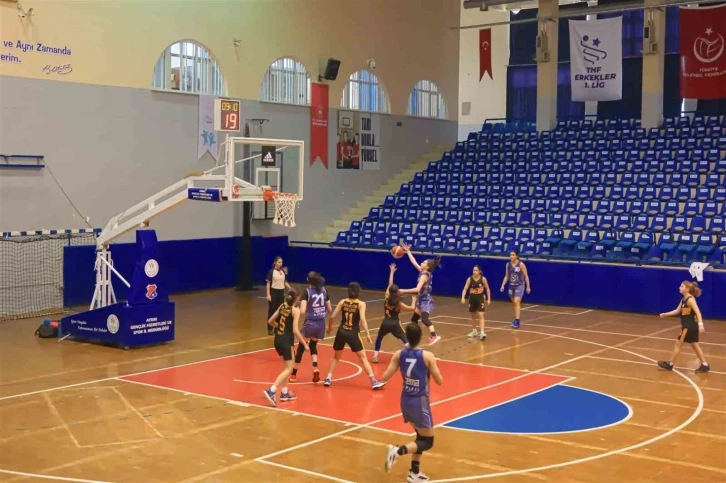 Aydın’da Okul Sporları Basketbol Yarı Final Müsabakaları başladı
