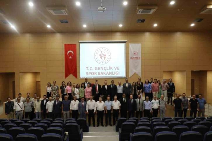 Aydın Gençlik ve Spor İl Müdürlüğü yeni döneme hazırlık toplantısı gerçekleştirdi
