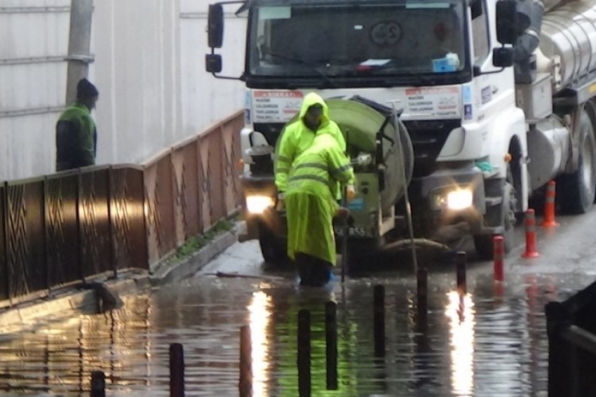 İnegöl'de yollar göle döndü