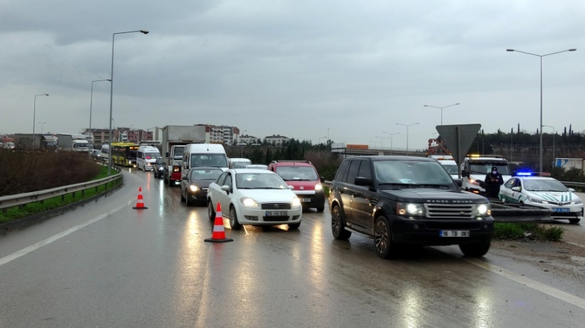 Bursa'da trafiği kilitleyen kaza