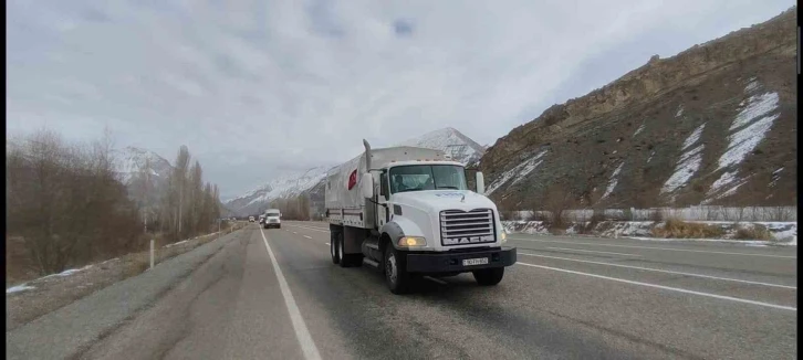 Azerbaycan’ın 14 araçlık insani yardım konvoyu deprem bölgesine gidiyor
