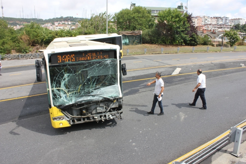 Üsküdar’da metrobüs kazası: 11 yaralı