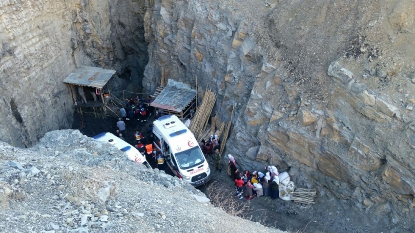 Kuyuya düşen işçilerden birinin cansız bedenine ulaşıldı