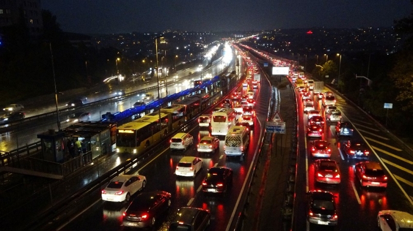 İstanbul trafiğinde yoğunluk rekoru