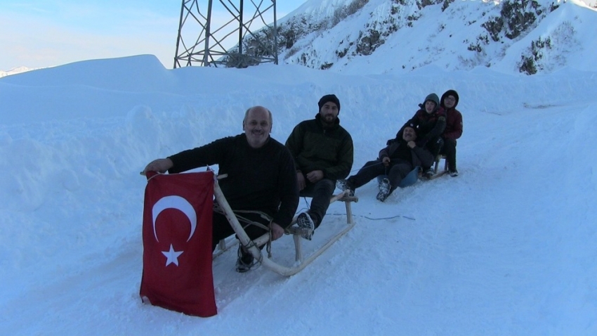 Karın keyfini böyle çıkardılar