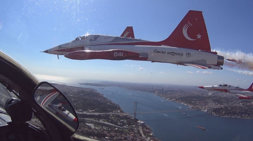 Türk Yıldızları’nın kokpitinden eşsiz İstanbul Boğazı manzaraları