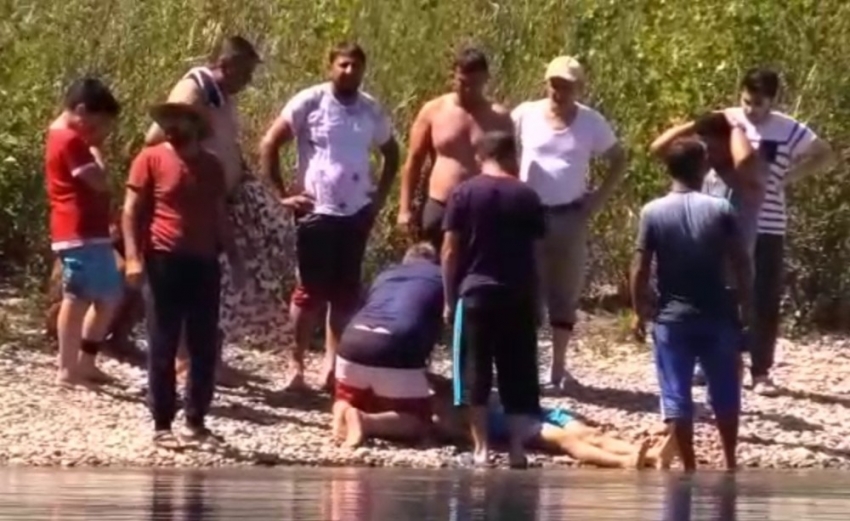 17 yaşında genç serinlemek için girdiği ırmakta boğuldu