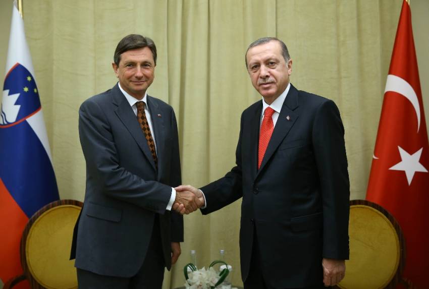 Slovenyalı mevkidaşı Pahor ile görüştü