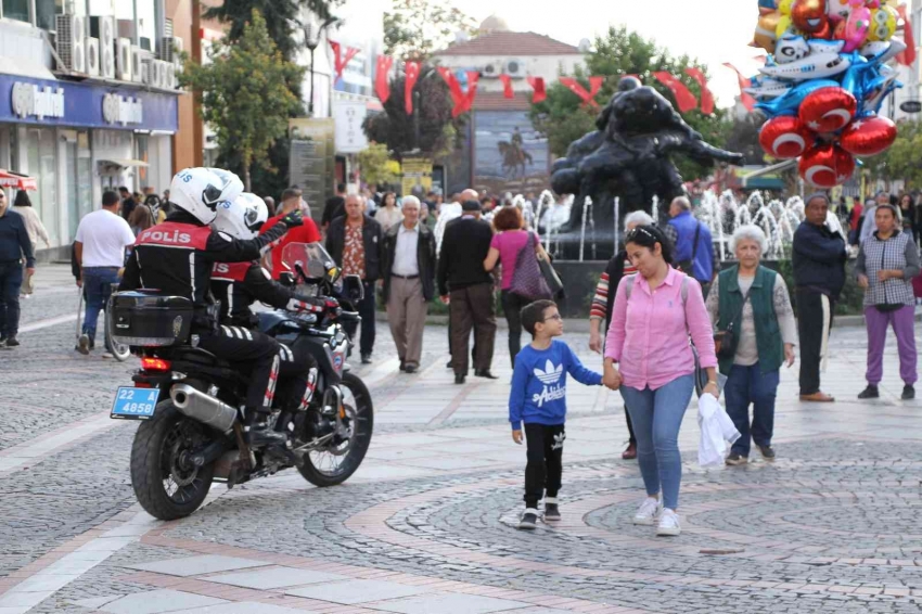 Kalabalık noktalarda huzur ve güven uygulaması