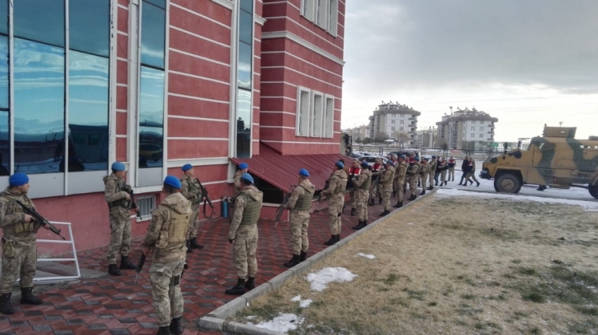 Van’da terör operasyonu: 13 tutuklama