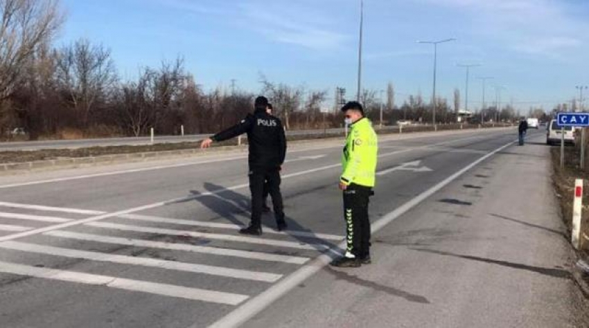 Babasının tartıştığını görün çocuk eline aldığı silahla TIR şoförlerini vurdu: 1 ölü 1 yaralı