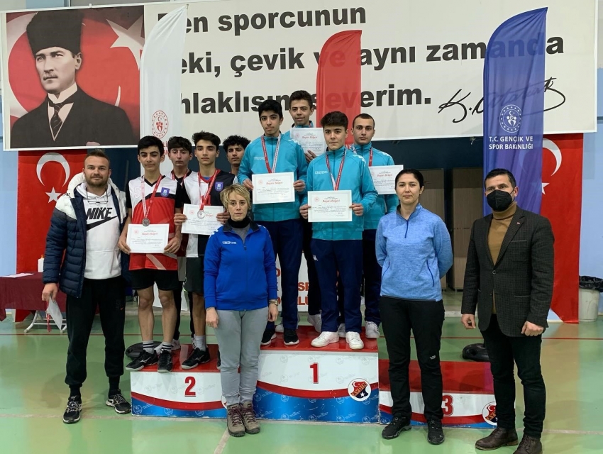 Osmangazili badmintoncular yeniden zirvede