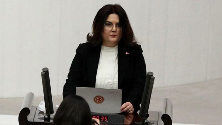 Bakan Derya Yanık tepkiler üzerine sosyal medya hesabını sildi