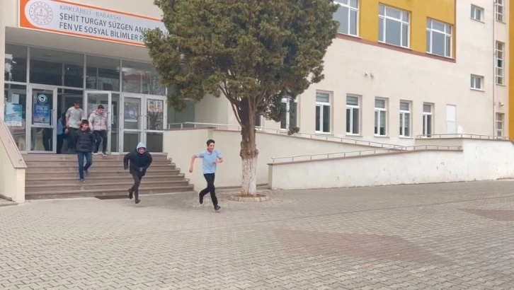 Babaeski’de lisede deprem tatbikatı
