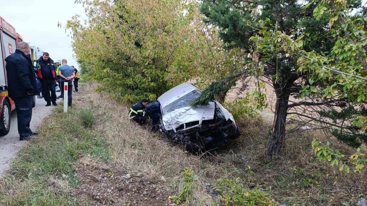 Babaeski’de otomobil şarampole uçtu: 2 yaralı