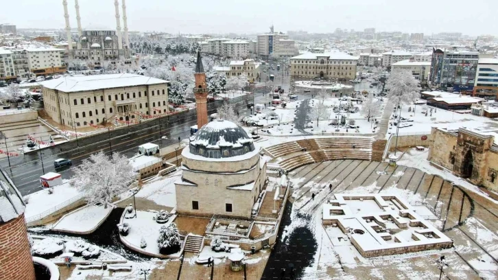 Bahar karı hayrete düşürdü
