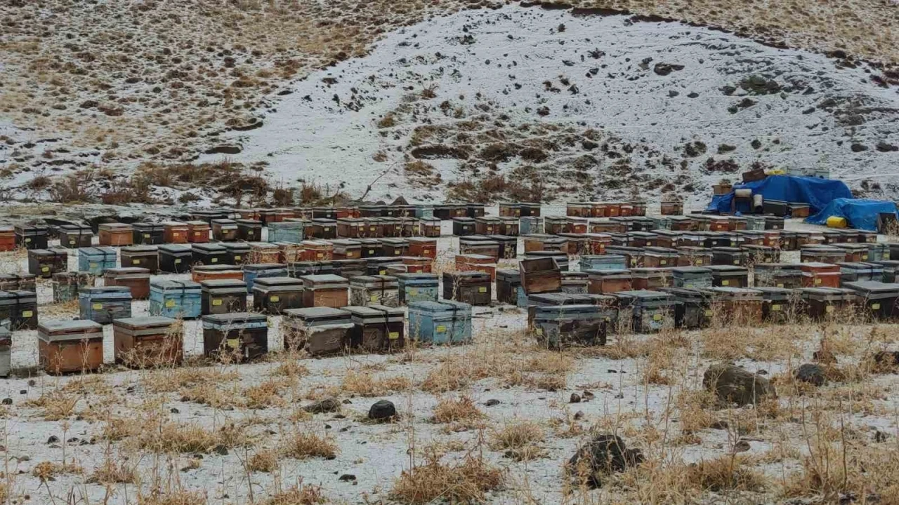 Bahçesaray Kaymakamlığından sürücülere kar uyarısı