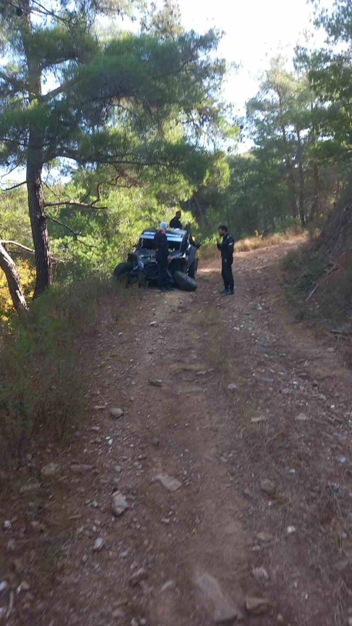 Baja Troia Türkiye yarışlarında 2 araç takla attı
