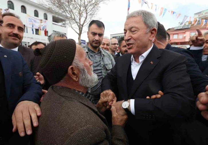 Bakan Akar, 4 günde etkisiz hale getirilen terörist sayısının 21 olduğunu açıkladı
