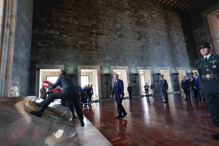 Bakan Bak, Anıtkabir’i ziyaret etti
